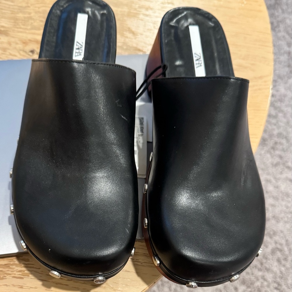 Brand new Zara clogs.